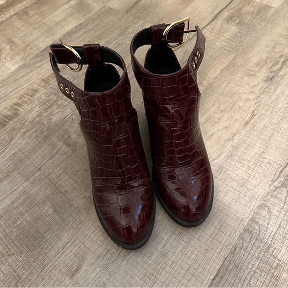 Topshop Burgundy Cut Out Croc Boots - Picture 4 of 4